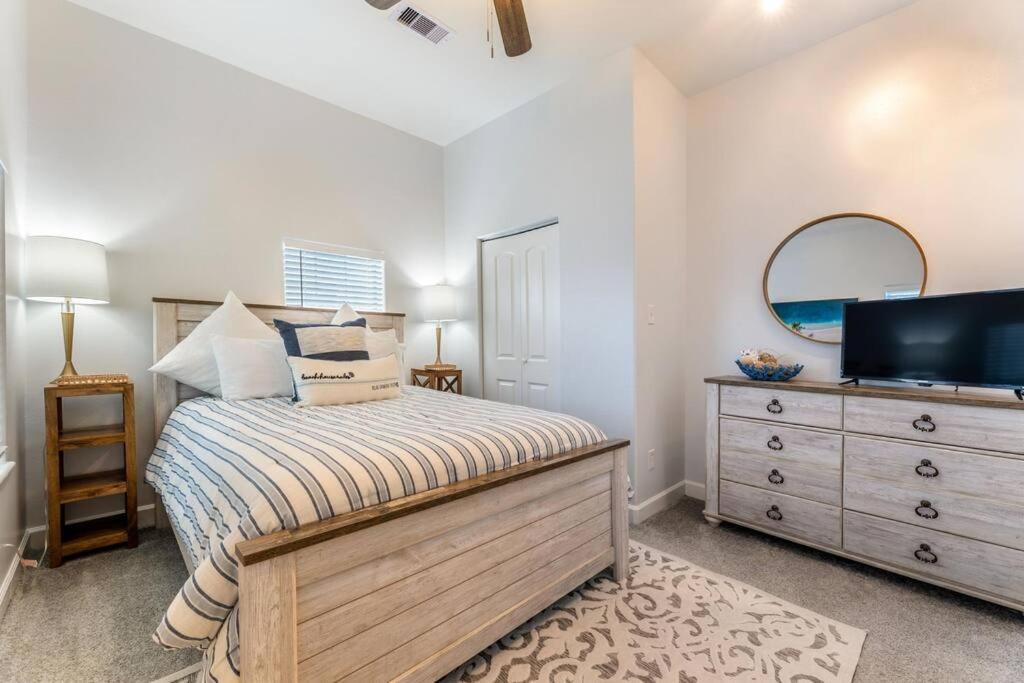5/3 With A Heated Pool 2 Min From Beach, Updated Galveston Eksteriør billede
