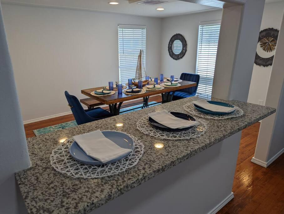 5/3 With A Heated Pool 2 Min From Beach, Updated Galveston Eksteriør billede