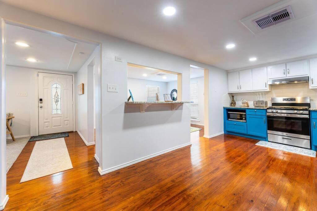 5/3 With A Heated Pool 2 Min From Beach, Updated Galveston Eksteriør billede