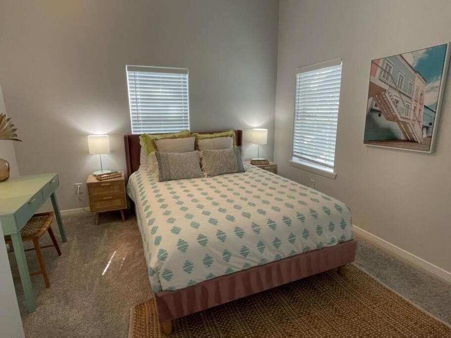 5/3 With A Heated Pool 2 Min From Beach, Updated Galveston Eksteriør billede